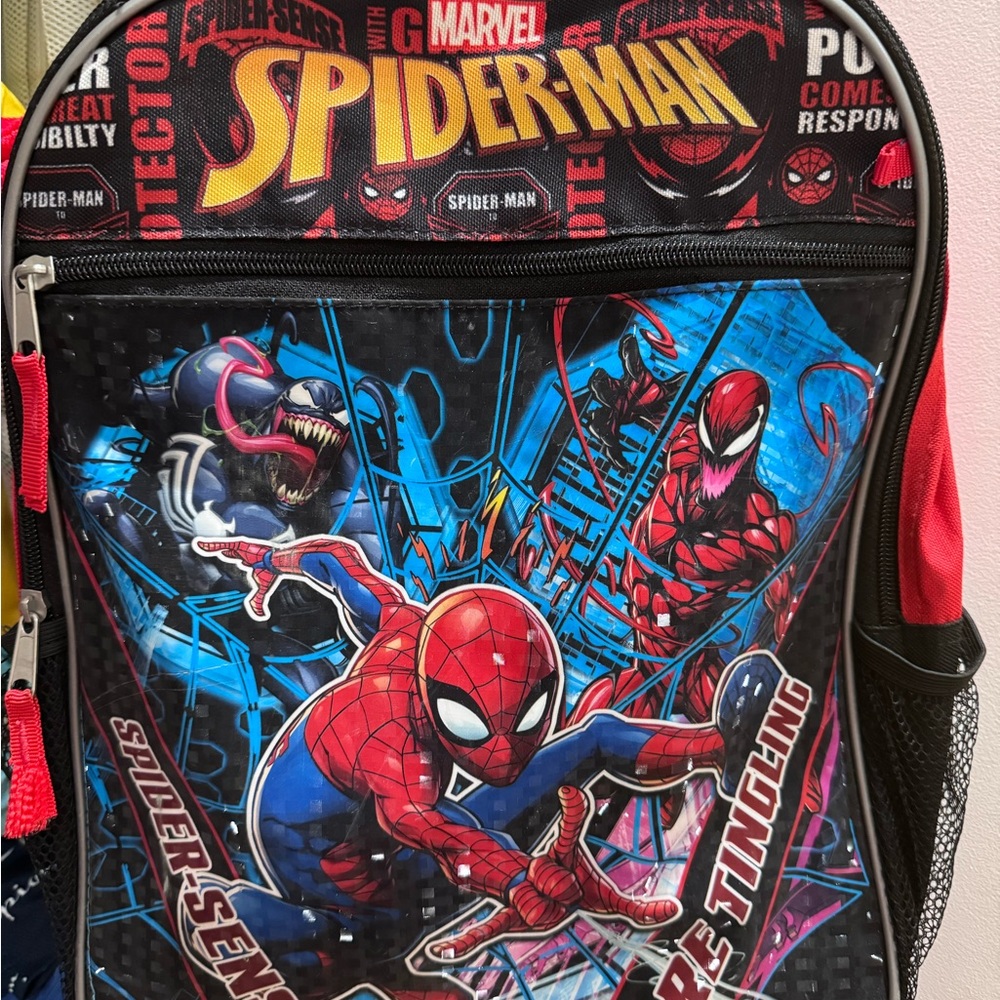 Marvel Spider-Man Bundle: Backpack, Towel & Hat
